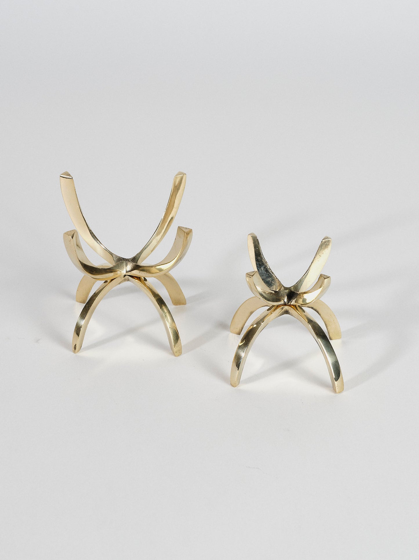 Claw Crystal Stand (Gold)