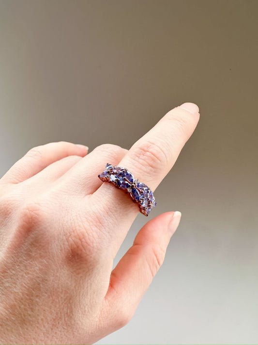 Tanzanite with Zircon Bow Rose Gold Ring