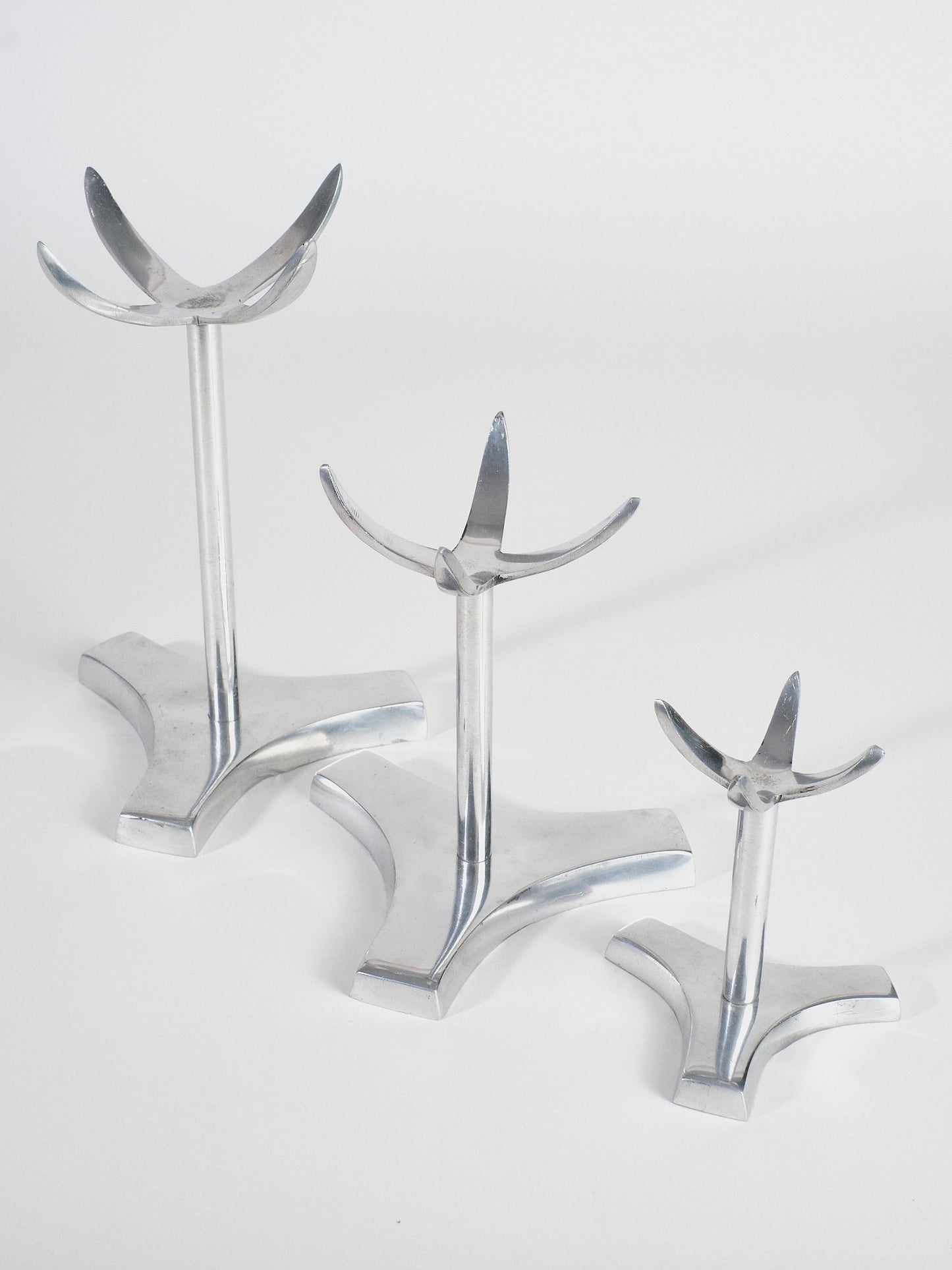 Tall Crystal Stand (Silver)