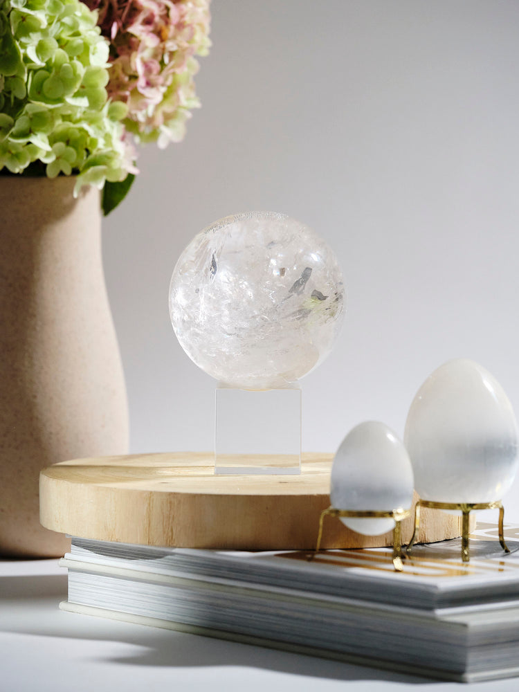 Glass Cube Sphere Stand