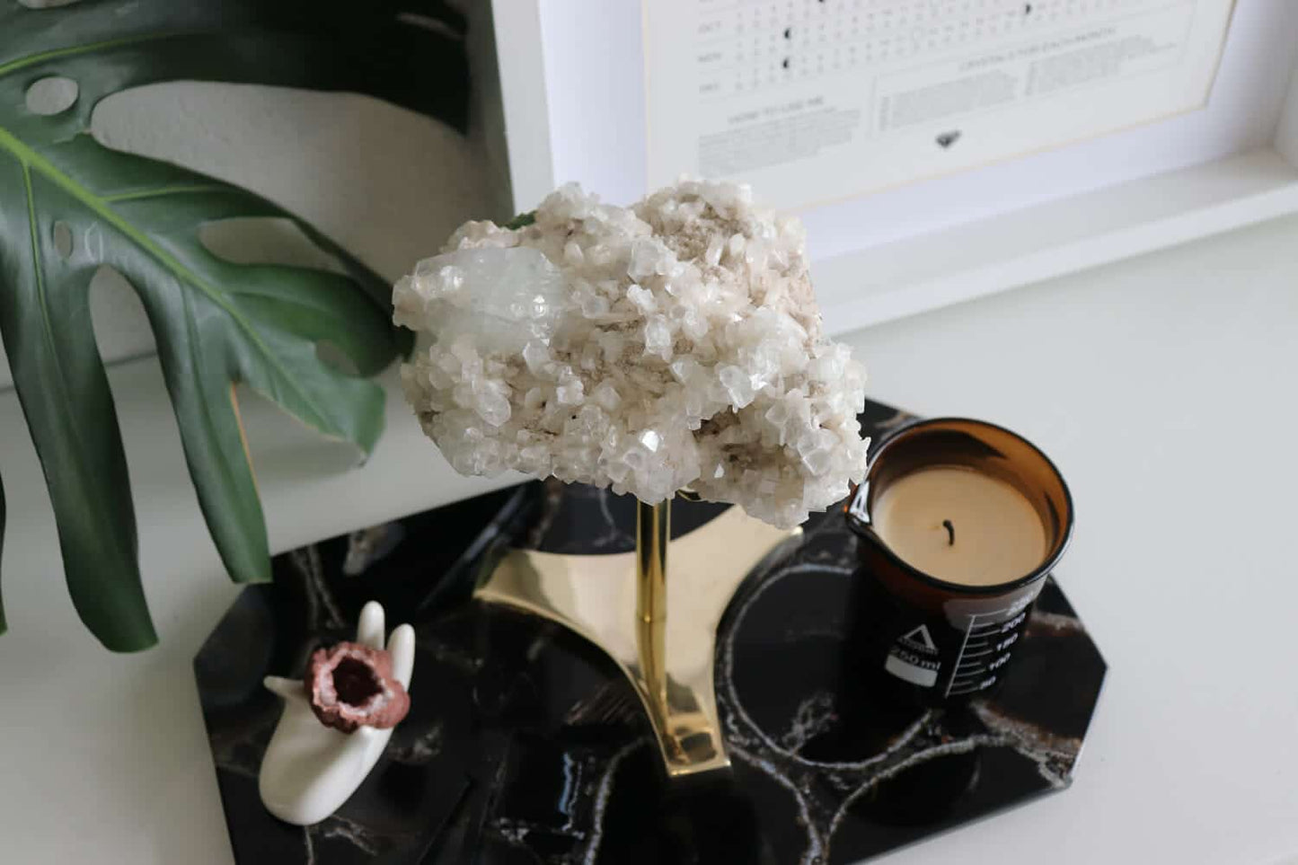 Tall Crystal Stand (Gold)