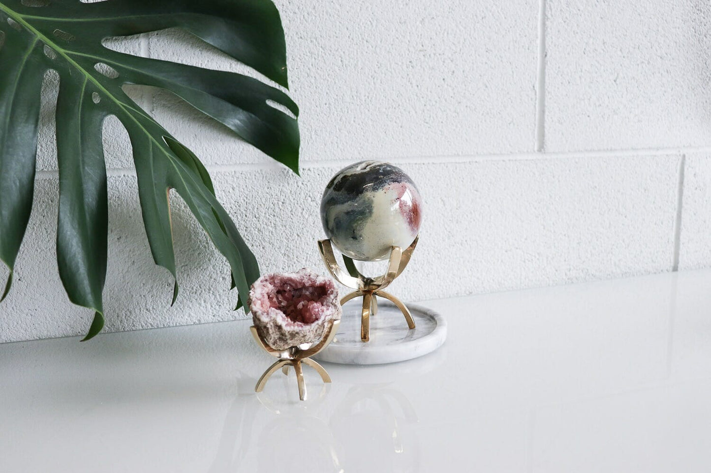 Claw Crystal Stand (Gold)