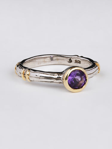 Viola Amethyst Ring