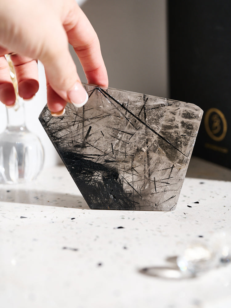 Black Tourmilanated Quartz Slab 266g