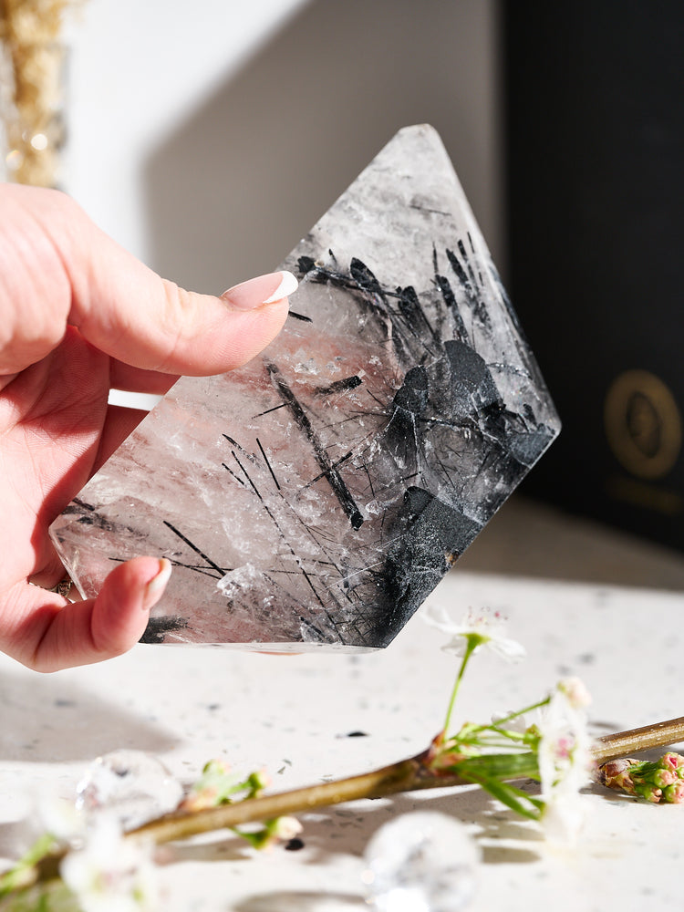 Black Tourmilanated Quartz Slab 324g