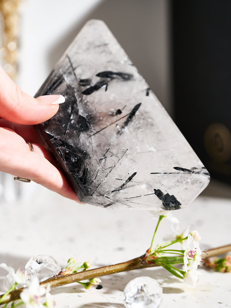 Black Tourmilanated Quartz Slab 324g