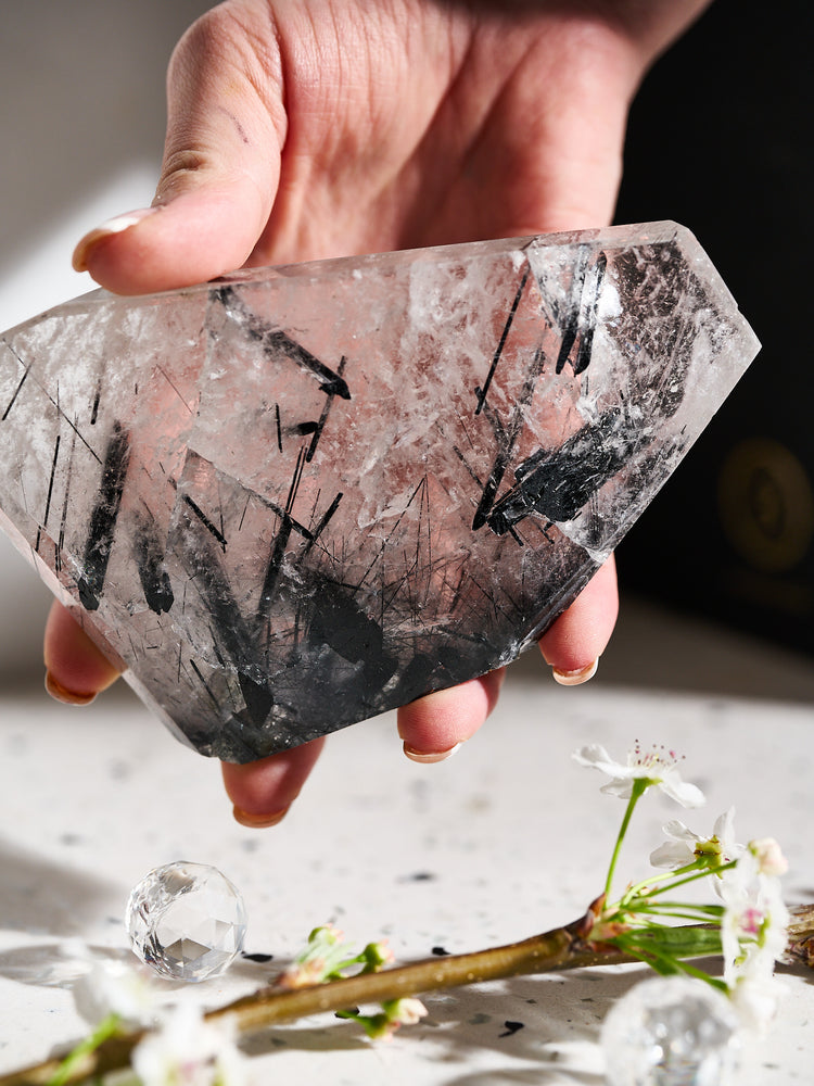 Black Tourmilanated Quartz Slab 332g