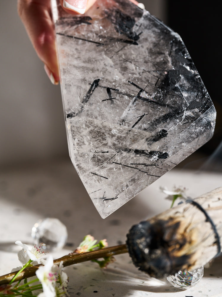 Black Tourmilanated Quartz Slab 332g